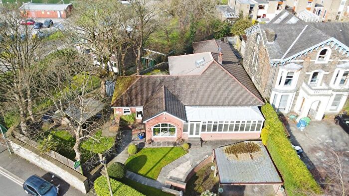 7 Bedroom Bungalow For Sale In Blackshaw Lane, Royton, Oldham, Greater Manchester, OL2