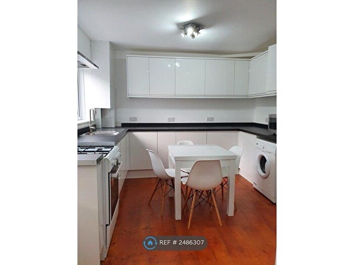 4 Bedroom Terraced House To Rent In Bevendean Crescent, Brighton, BN2