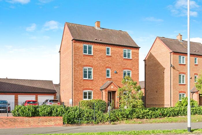 5 Bedroom Detached House For Sale In Alloys Close, Wilnecote, Tamworth, B77