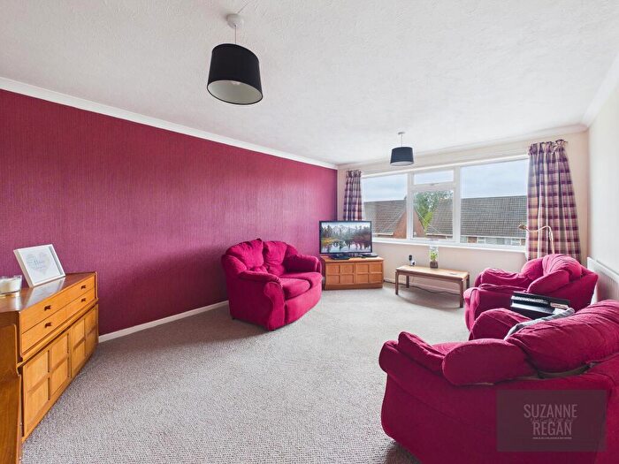2 Bedroom Maisonette For Sale In Greendale Road, Coventry, West Midlands, CV5