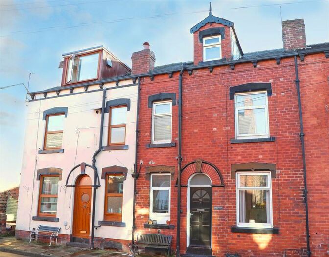 2 Bedroom Property To Rent In Whingate Grove, Armley, Leeds LS12