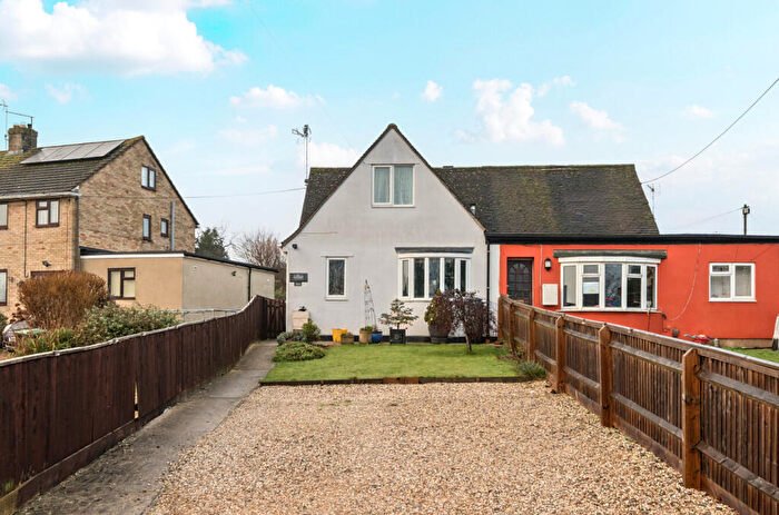 2 Bedroom Semi Detached House For Sale In Ducklington Lane, Witney, Oxfordshire, OX28