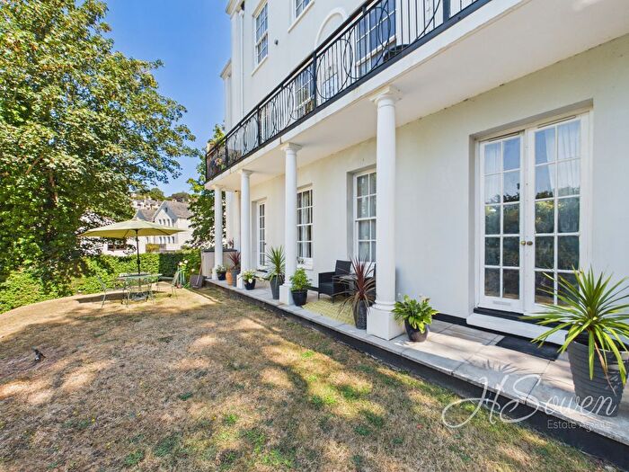2 Bedroom Flat For Sale In Lower Woodfield Road, Torquay, TQ1