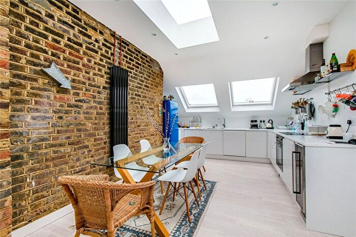 2 Bedroom Flat To Rent In Vera Road, Fulham, SW6