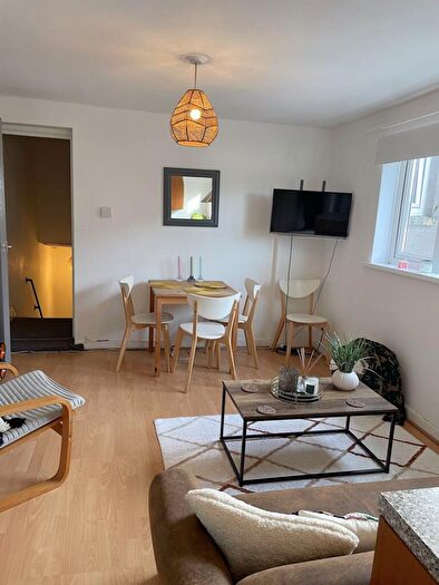 3 Bedroom Flat To Rent In Ruthin Gardens, Cardiff, CF24