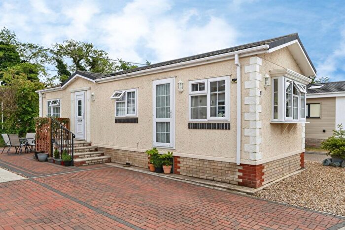 2 Bedroom Park Home For Sale In Rookery Drove, Beck Row, Bury St. Edmunds, IP28
