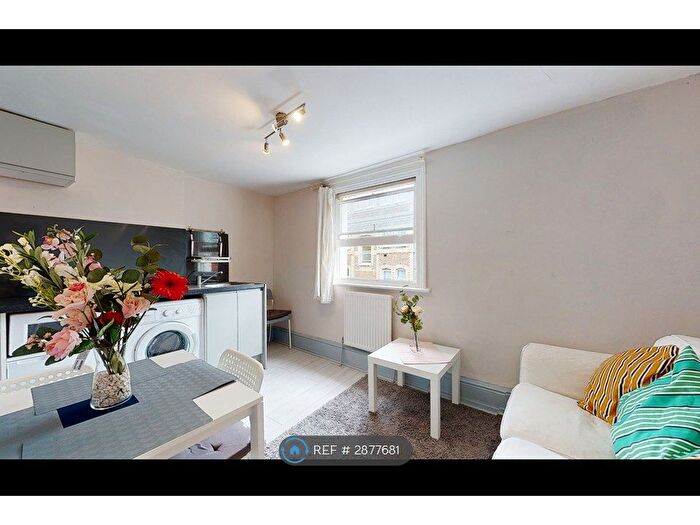 2 Bedroom Flat To Rent In Tavistock, London, WC1H