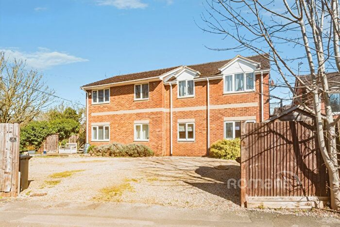 2 Bedroom Flat To Rent In Mapledurham Drive, Purley On Thames, Reading, RG8