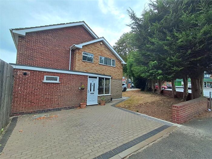3 Bedroom Semi-Detached House For Sale In Dyas Road, Great Barr, Birmingham, B44