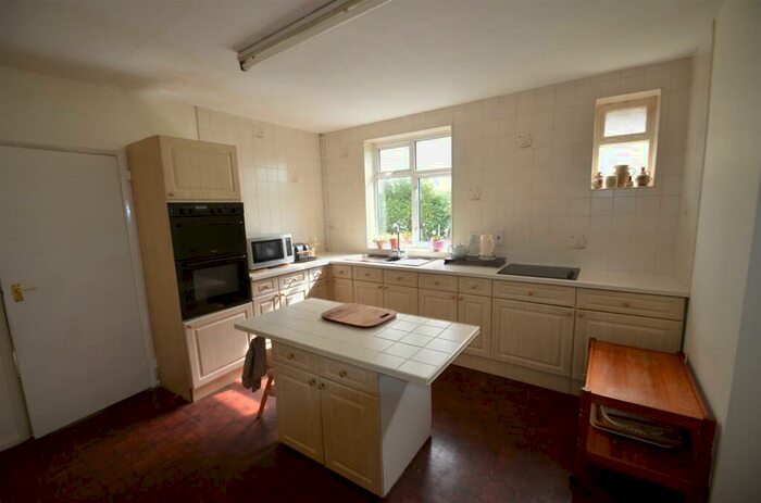 2 Bedroom Detached Bungalow For Sale In Hitchin Lane, Clifton, SG17