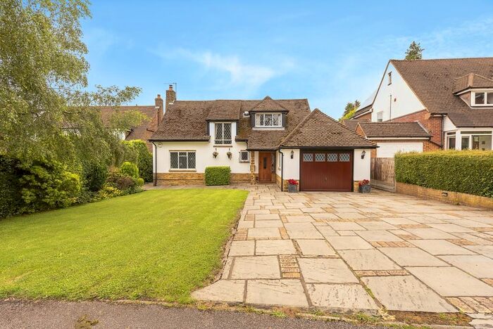 4 Bedroom Detached House To Rent In Highfield Way, Rickmansworth, WD3