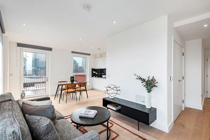 1 Bedroom Flat To Rent In Quest House, Blackwall Reach, E14