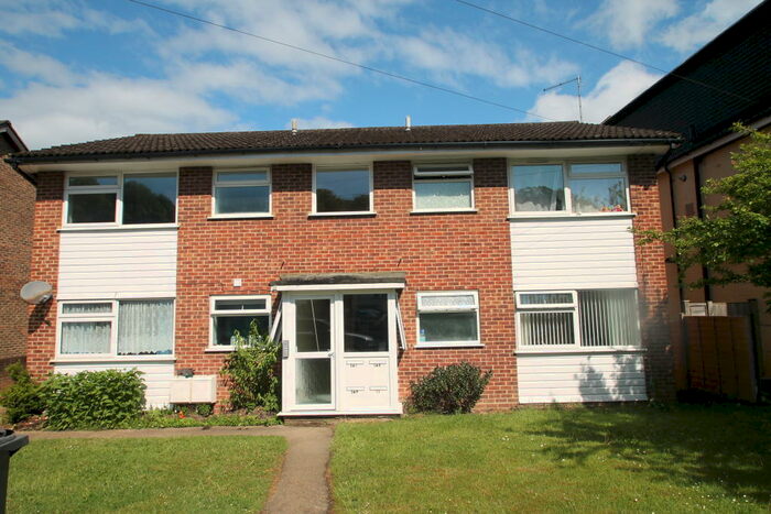 1 Bedroom Flat To Rent In **Zero Deposits Option Available** Garlands Road, RH1