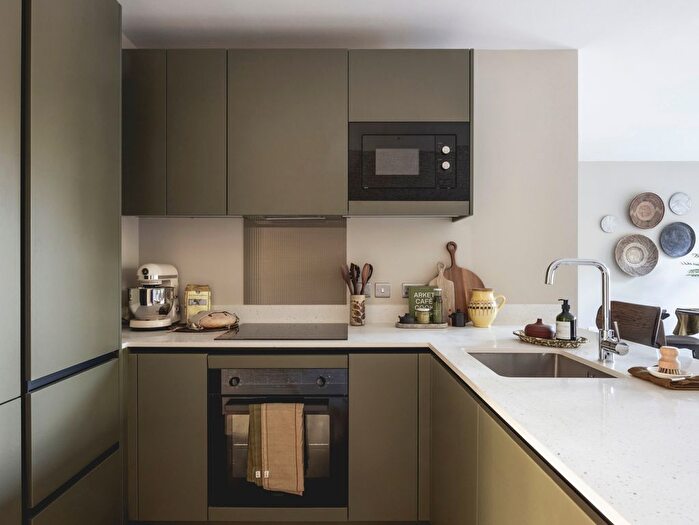 1 Bedroom Flat To Rent In Momento, Staines, TW18