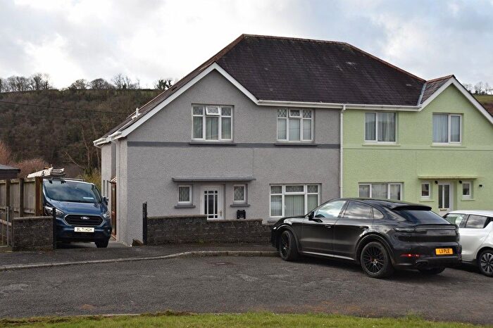 3 Bedroom Semi-Detached House To Rent In Bro Gwen, Pencader, SA39
