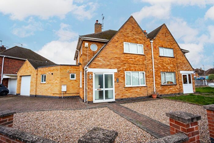 3 Bedroom Semi Detached House For Sale In Saltersgate Drive, Birstall, LE4