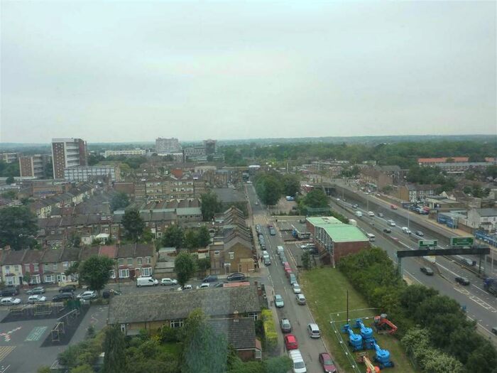 1 Bedroom Flat To Rent In Scott House, Woolmer Road, London, N18
