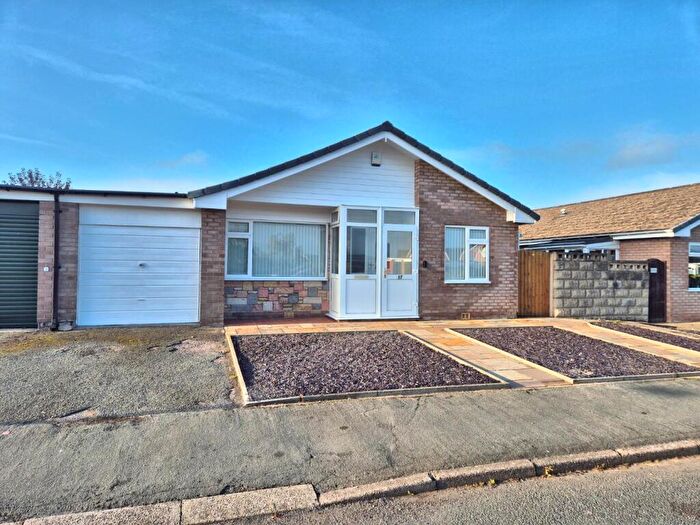 3 Bedroom Semi-Detached Bungalow For Sale In The Park, Ruthin, LL15