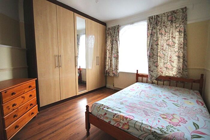 5 Bedroom Semi-Detached House To Rent In Neeld Crescent, Wembley, Middlesex, HA9