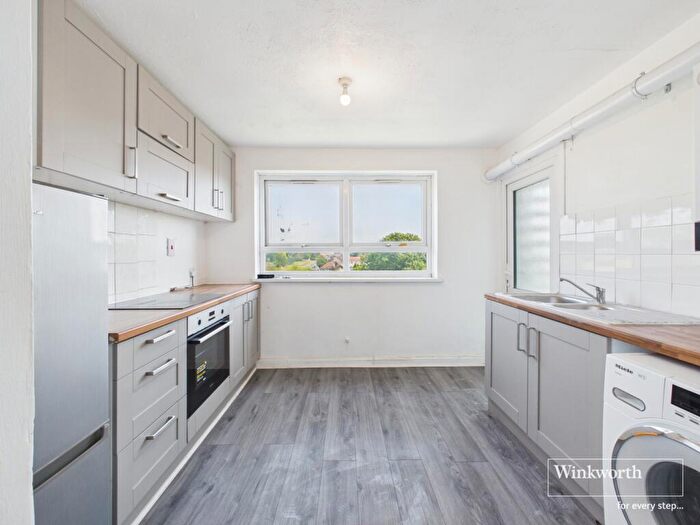 2 Bedroom Apartment For Sale In Kingsbury Road, Kingsbury, NW9