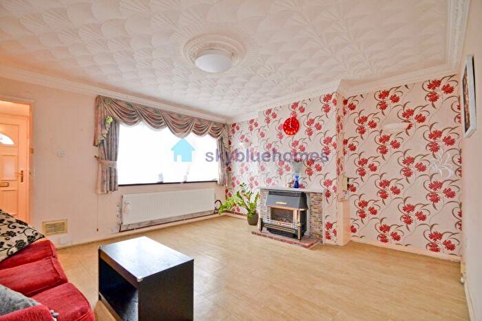 3 Bedroom Semi-Detached House To Rent In Huntsmans Way, Leicester, LE4