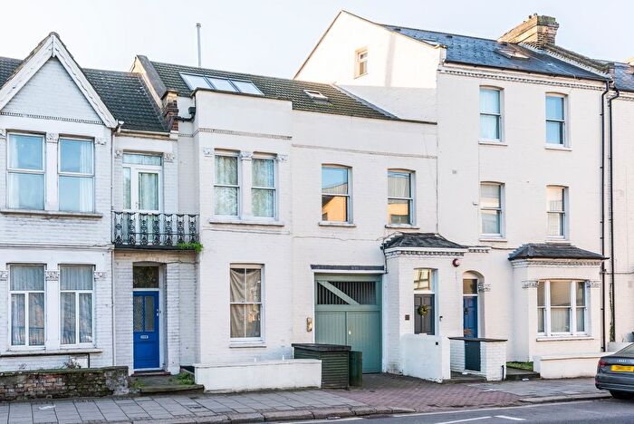 1 Bedroom Flat To Rent In Putney Bridge Road, London, SW15