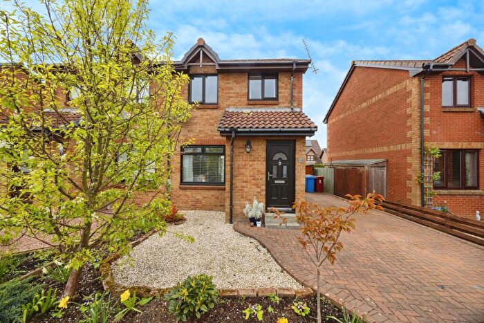 3 Bedroom Semi-Detached House For Sale In Haining Grove, Maddiston, Falkirk, Stirlingshire, FK2