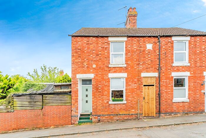 2 Bedroom Cottage For Sale In Silver Street, Broughton, Kettering, NN14