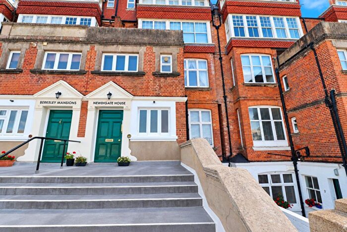 2 Bedroom Flat For Sale In Knole Road, Bexhill-On-Sea, TN40