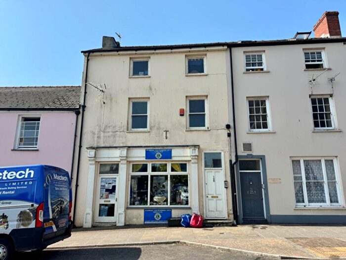 3 Bedroom Apartment For Sale In Main Street, Pembroke, Pembrokeshire, SA71