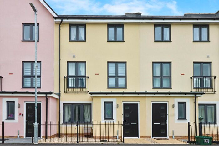 4 Bedroom Terraced House For Sale In Gauting Road, Patchway, Bristol, BS34