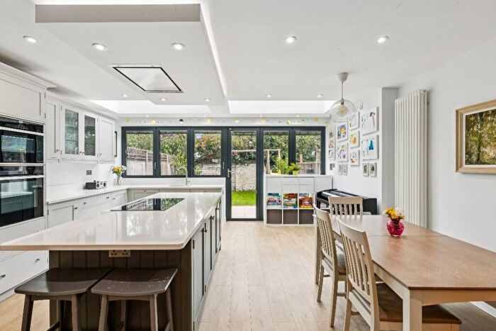 4 Bedroom Terraced House For Sale In Albany Close, London, SW14