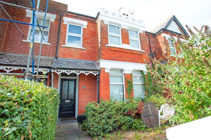 2 Bedroom Flat For Sale In Wynn Road, Whitstable, Kent, CT5