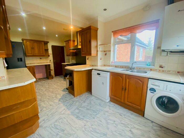 4 Bedroom Chalet To Rent In Garden Close, Royston, Hertfordshire, SG8