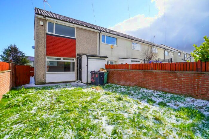 2 Bedroom Town House To Rent In Ash Tree View, Swarcliffe, Leeds, LS14