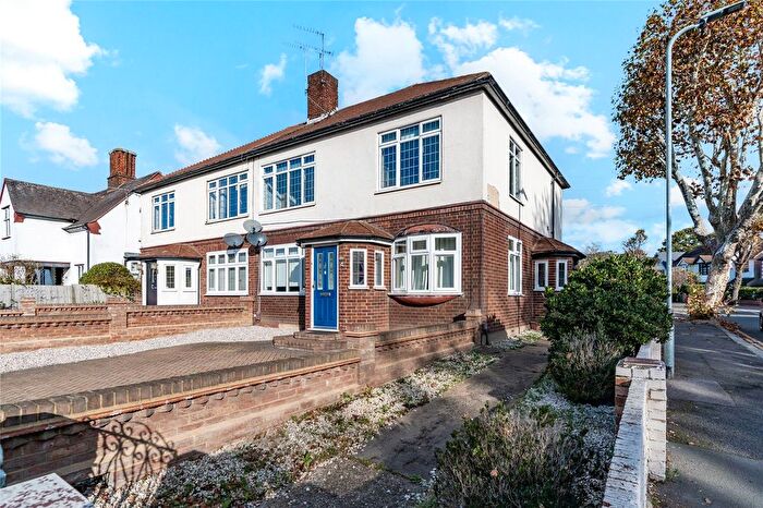 2 Bedroom Maisonette For Sale In Hornchurch Road, Hornchurch, RM11