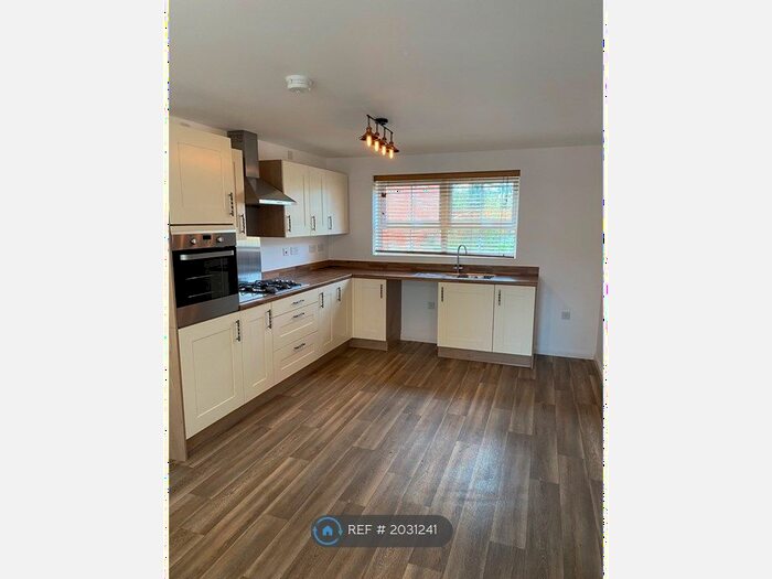 4 Bedroom Detached House To Rent In Greystone Walk, Cullompton, EX15