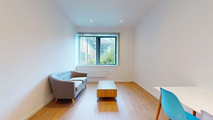 1 Bedroom Flat To Rent In Riverbank Way, Brentford, TW8