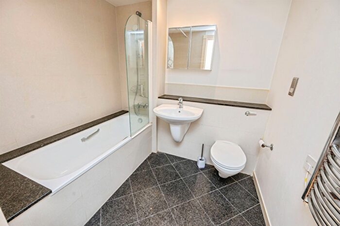 3 Bedroom Flat For Sale In Sheepcote Street, Birmingham, B16