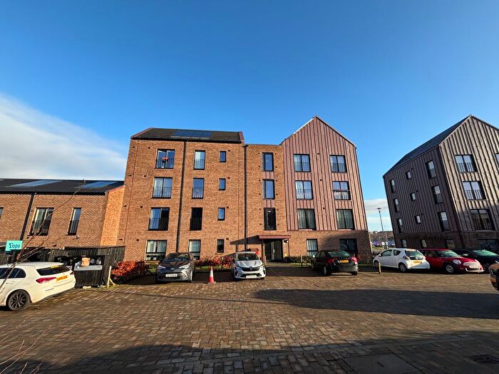 2 Bedroom Flat To Rent In Cuddies Walk, Glasgow, G4