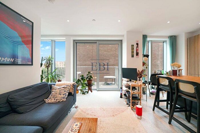 1 Bedroom Flat For Sale In Jacquard Point, Tapestry Way, Whitechapel, E1