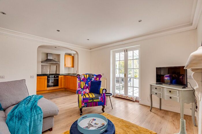 2 Bedroom Flat To Rent In Marlborough Road, Richmond, TW10