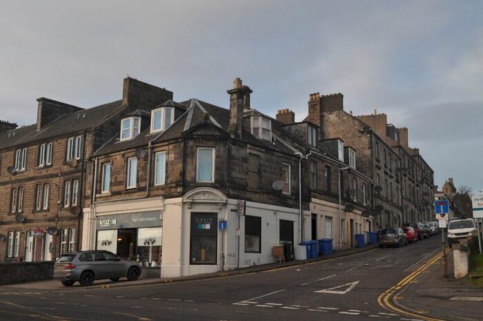 3 Bedroom Flat To Rent In A Reid Street, Dunfermline, KY12