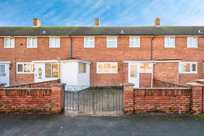 3 Bedroom Terraced House For Sale In Porlock Road, Southampton, SO16