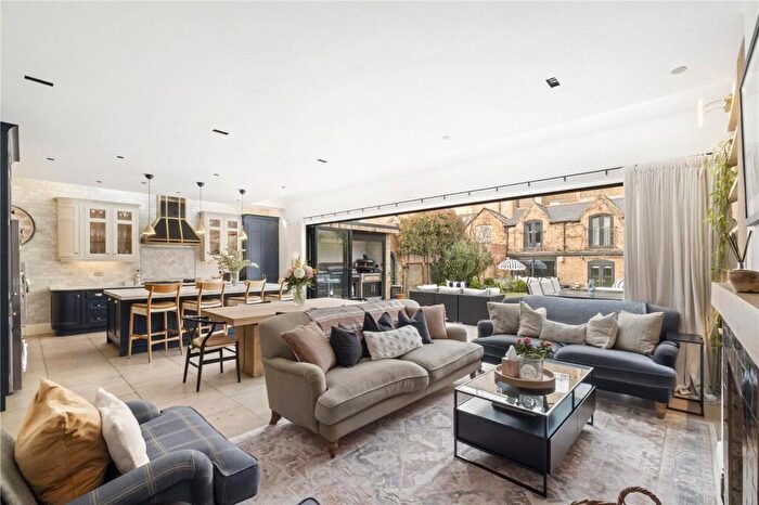 8 Bedroom Semi-Detached House To Rent In Ormeley Road, SW12