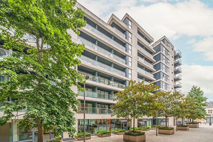 1 Bedroom Flat To Rent In Dance Square, Clerkenwell, EC1V
