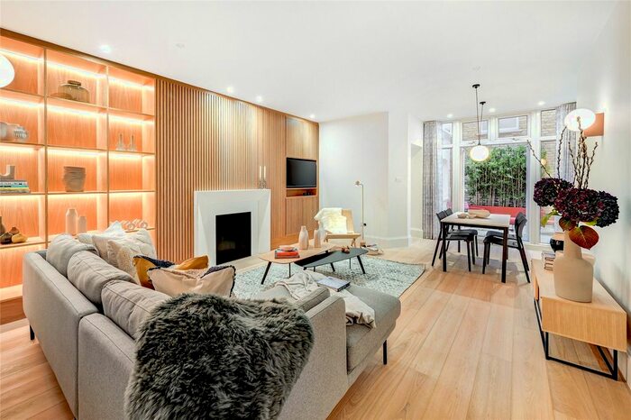 2 Bedroom Flat To Rent In Lennox Gardens, London, SW1X