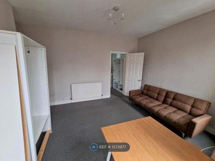 1 Bedroom Flat To Rent In Salcombe Road, London, E17