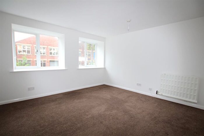 1 Bedroom Maisonette To Rent In Westcliffe Road, Cleckheaton, BD19