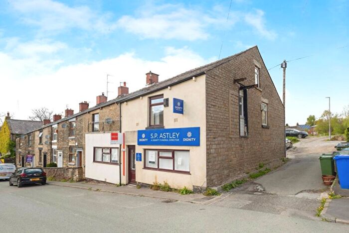 3 Bedroom End Of Terrace House For Sale In Micklehurst Road, Mossley, Ashton-under-Lyne, Greater Manchester, OL5